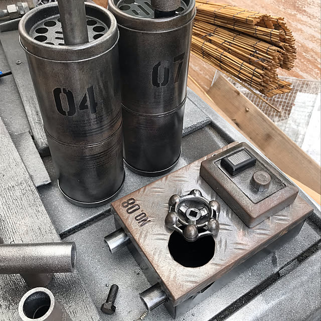 写真付きレビュー 車用 灰皿 缶アッシュ1 ブラック W634 車用灰皿 アッシュトレイ 車用アッシュトレイ 車の灰皿 車載用灰皿 車用灰皿 オシャレ くるま クルマ 人気 フタ付 お洒落 おしゃれ シンプル 大容量 タバコ おすすめ オススメ 消火の通販商品 口コミ情報