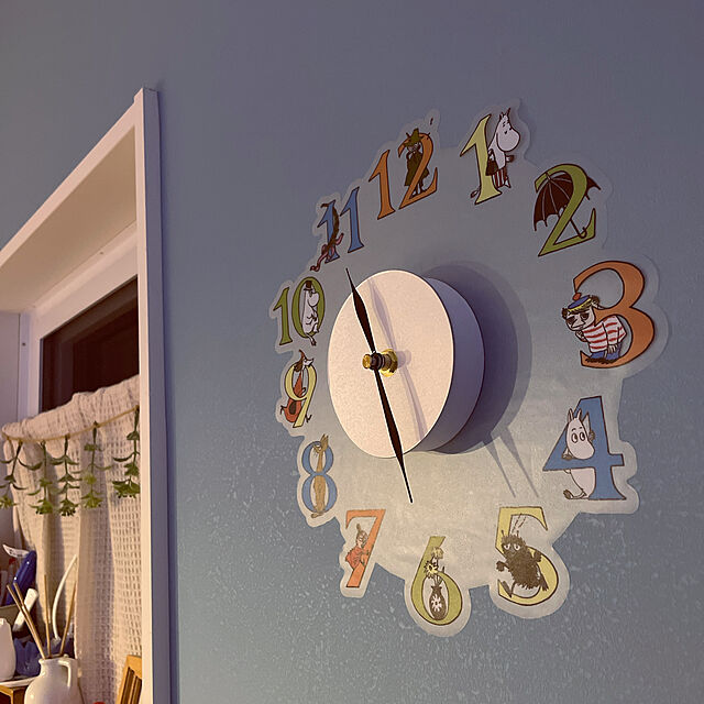 MIの-SALE ムーミン ウォールクロックステッカー ムーミン谷の仲間たち おしゃれ 北欧 壁面に貼る 時計 リビング インテリア 子供部屋 MOOMIN かわいい 壁掛け時計の家具・インテリア写真