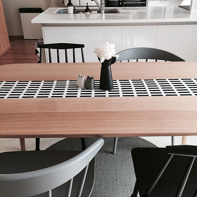 sorasoraの-Artek(アルテック) SIENAブラック 180cm北欧 ファブリック(生地)のテーブルクロス(撥水加工) 北欧ブランド (送料無料)の家具・インテリア写真