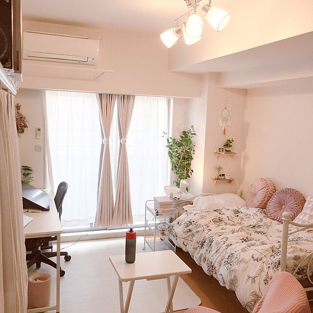 raduのニトリ-裏地付き遮光2級・遮熱カーテン(パターン ローズ 100X110X2) の家具・インテリア写真