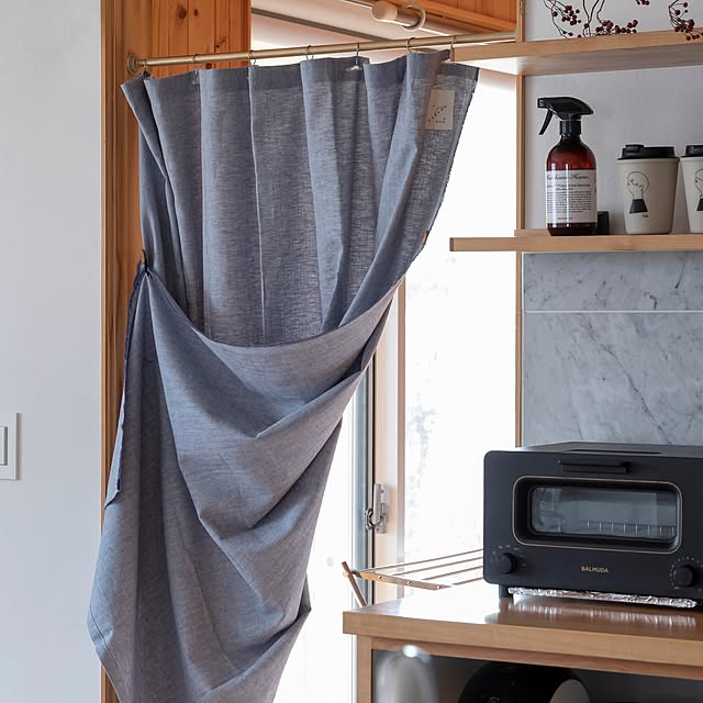 KURASIKUの-【1枚4180円 】早発送OK&starf;ヘリンボーン柄織りカーテンの目隠し・間仕切りの家具・インテリア写真