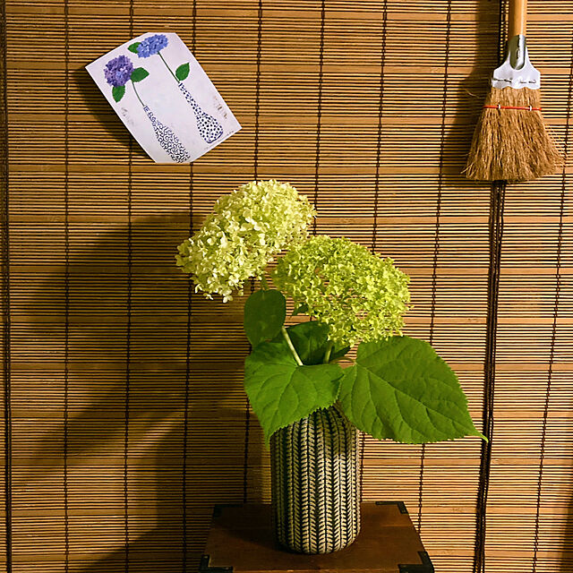 mommyの-Yoko Matsumoto　マツモトヨーコ　ポストカード　2本の紫陽花の家具・インテリア写真