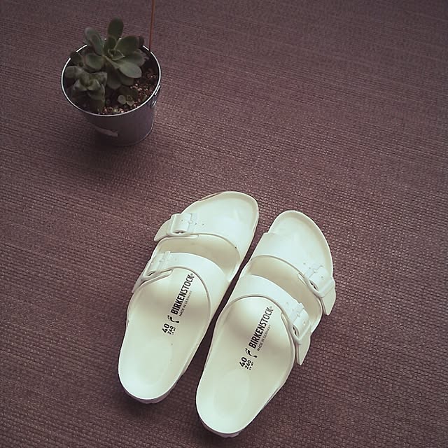 wakabaのBIRKENSTOCK(ビルケンシュトック)-[ビルケンシュトック] サンダル アリゾナ EVA ホワイト 29.0 cmの家具・インテリア写真