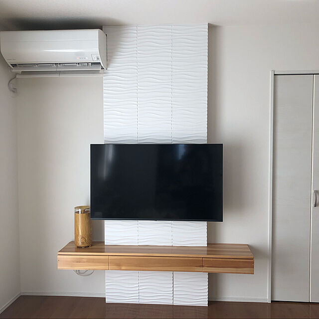 hatahiroのJATOBO-3Dウォールパネル 白い 立体壁面装飾パネル PVC 3Dボードスリーディーボード DIY 住宅・店舗・オフィスの壁面 イベントブース のセットなどでご使用いただいています 30cm x 30cm 12枚セット(S107-1)の家具・インテリア写真