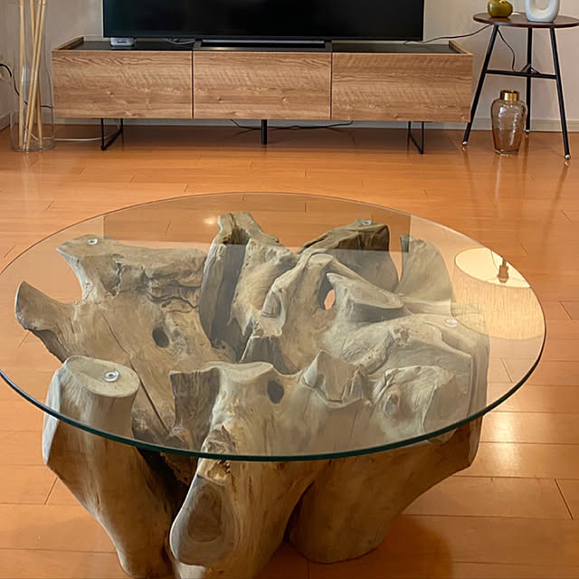 ASPLUND(アスプルンド)で取り扱われるブランドdareelsのTOOR CONSOLE TABLE 130。チーク材の木の根をそのまま活かしたコンソールテーブル♪カフェなど店舗のアクセントにも！ - kokoelma -ココエルマ- 雑貨・中古家具・北欧家具・アンティーク家具の通販 インテリア ... | 【dareels 】 TOOR COFFEE TABLE | ダイニングテーブル