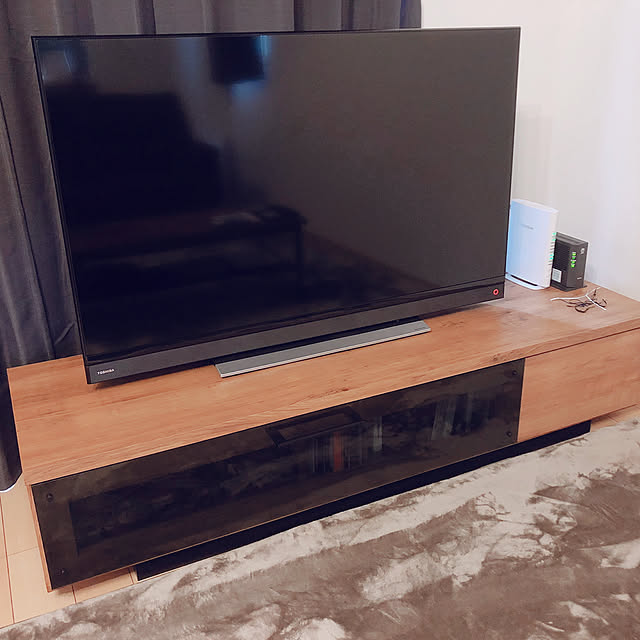 shinya1014の-北欧風 テレビボード 140 北欧 テレビ台 完成品 ローボード 完成 木製 tvボード 収納 シンプル ナチュラル ガラス 扉付き 幅140 ヴィンテージ風 人気 おしゃれ 送料無料 gkwの家具・インテリア写真