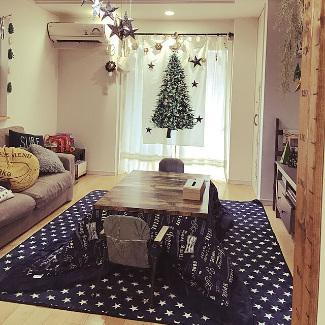 toranosuke-nyankoの-クリスマスツリー タペストリー トーカイ ウッド柄パネル オックス 90cm単位|インスタグラムで人気 送料無料の家具・インテリア写真