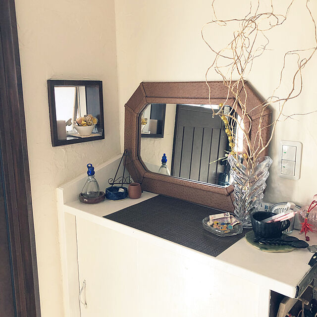 e.ouchiの-鏡 壁掛け イタリア製 ミラー 八角ミラーの家具・インテリア写真