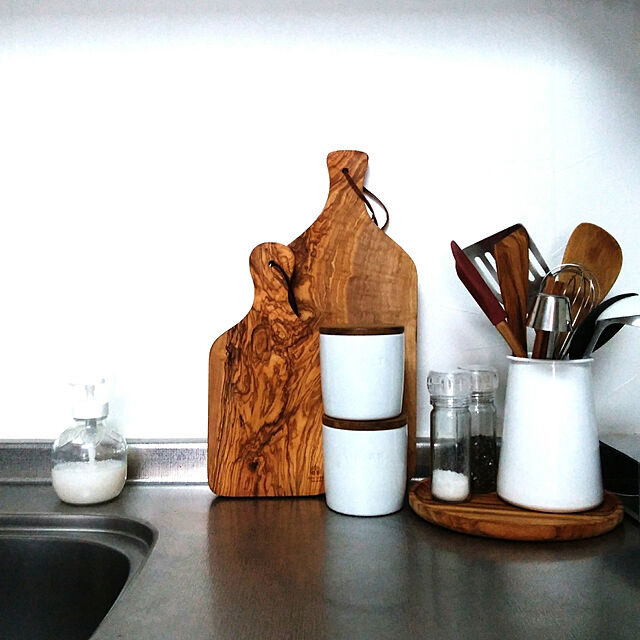 miwaのアスプルンド-Arte Legno（アルテレニョ）　オリーブウッド カッティングボード ミディアム 27cm（まな板 オリーブ イタリア ウンブリア カットボード ナチュラル キッチン 木目 ウッド）の家具・インテリア写真