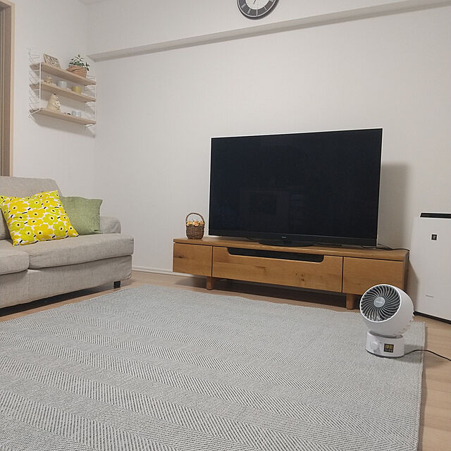 Sakuraのニトリ-低反発ラグパッド 下敷き専用(180X180) の家具・インテリア写真