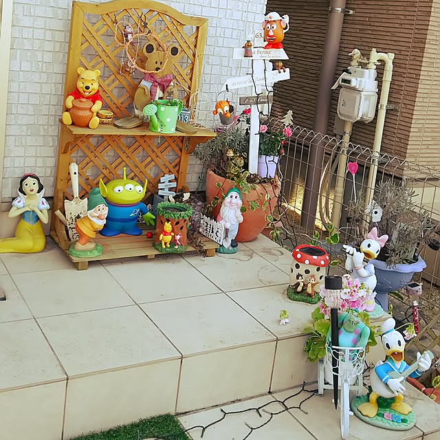 写真付きレビュー ソーラー ソフトモチーフライト くまのプーさん 自動点灯 消灯 Ledイルミネーション クリスマス デコレーション スティックタイプ ディズニー モチーフ 電飾 ソーラーライト ソーラー充電式 電池交換可 屋外用 防水規格 防雨形 タカショー製の通販