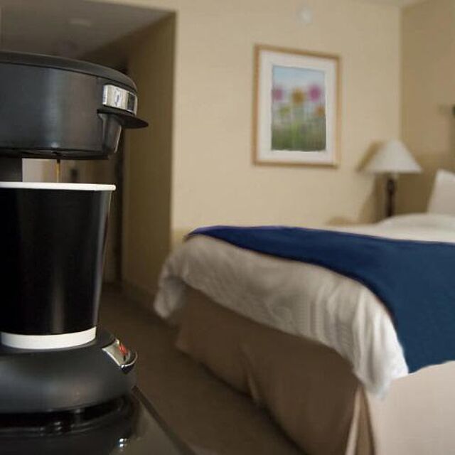 Hotel-Bedの-本物のホテルのベッド ポケット標準マットレス+スチールボトム SDセミダブルサイズ 某一流ホテルをはじめこれまで全国に納入実績のあるホテルベッド スタイリッシュなデザインで ベッド下に荷物が入りお掃除も簡単！の家具・インテリア写真