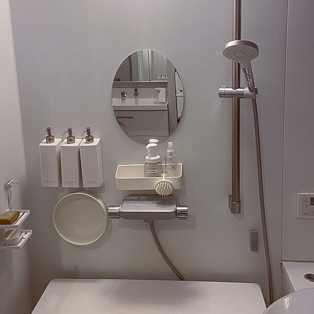 Higashiのmarna-マーナ(marna) マグネット 湯おけ ( リニューアル / ホワイト ) 壁にくっつける 洗面器 ( 浮かせる収納 ) 風呂桶 お風呂 おけ きれいに暮らす。 W657Wの家具・インテリア写真