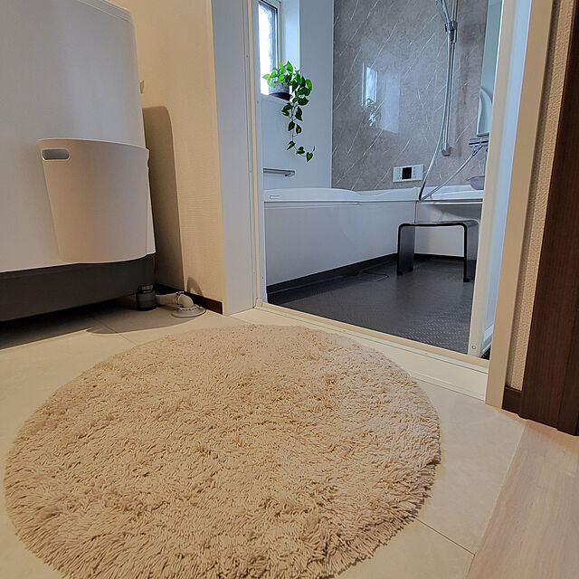 RSYのオカ-乾度良好（かんどりょうこう）ムーンバスマット 約70cm×70cm（吸水 速乾）の家具・インテリア写真