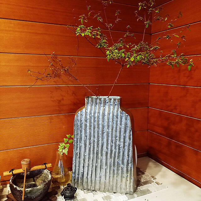 Yuhkiの-クレイ/Aluminumcascade（アルミニウムカスケード） SILVER/570-598-700【01】【取寄】 花器、リース 花器・花瓶 アルミの家具・インテリア写真