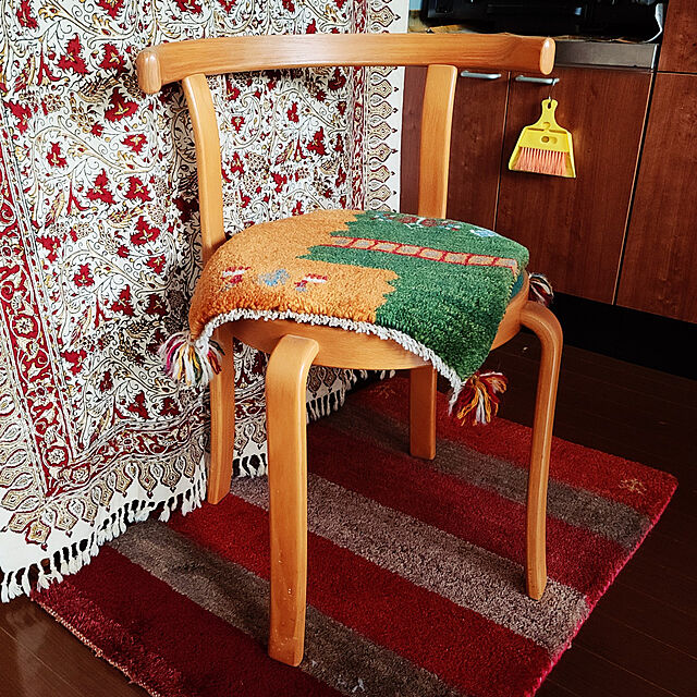 naocowの-ペルシャ更紗・ガラムカール（イラン・手染布）150cmサイズ長方形 144x100cm アンバー系ペイズリー柄の家具・インテリア写真