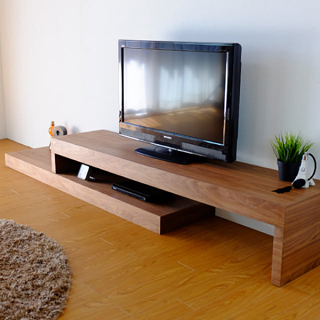 isseiki_furnitureの一生紀-幅160 テレビ台 テレビボード 完成品 ローボード TVボード TV台 テレビ 台 伸縮 伸長 コーナー 角 おしゃれ 収納 棚 55インチ 木製 リビング収納 シンプル モダン ブラウン ウォルナット PILE ISSEIKIの家具・インテリア写真