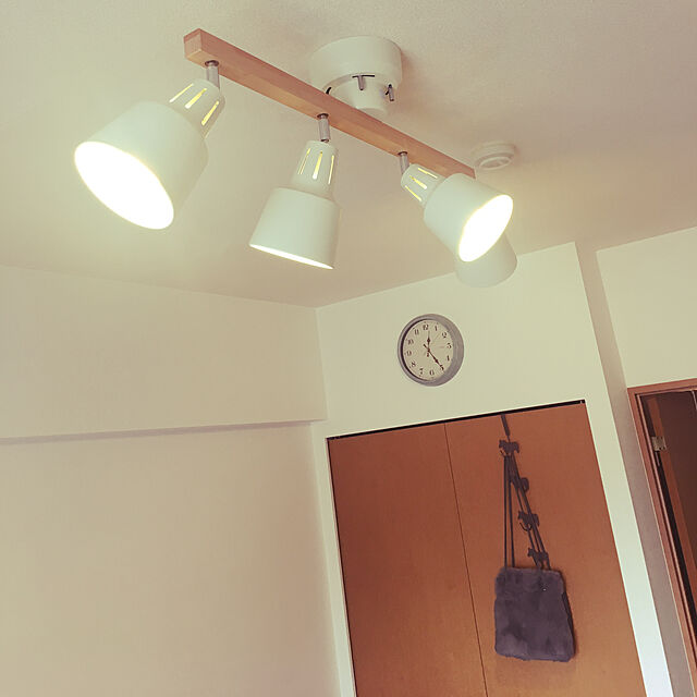 Nanakoの日昇-BELLED リモコン付き シーリングライト 4灯 ライトリー リモート 6畳 天井照明 おしゃれ 照明器具 ブラック・ブラウン BBS-043(BB)の家具・インテリア写真