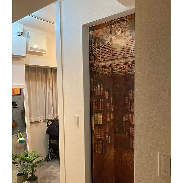 YOUのコンポ-マルチタペストリー のれん ライブラリー（OLD LIBRARY）サイズ W85cm×H180cm BR ロングタイプの家具・インテリア写真