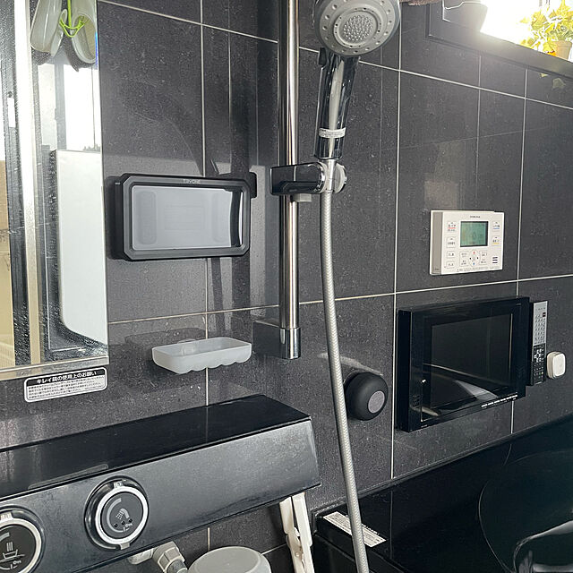 hozのTryone Direct-Tryone シャワー電話ホルダーマウント 防水 360°回転 バスルーム 壁 携帯電話取り付け可能ケース シャワーマジックボックス iPhone 12 Pro 12 11 Pro Xs 8 | Samsung S21 その他4インチ-6.8インチデバイスに対応の家具・インテリア写真