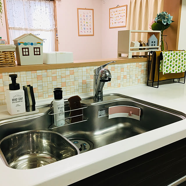 Maryの-抗菌デコタイルシート ピンク 40×100cm DCMの家具・インテリア写真