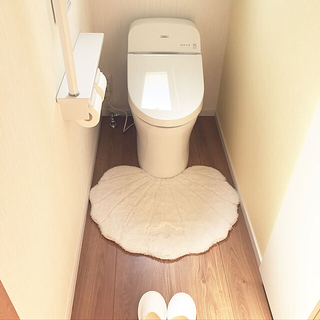 Naokoの大同-DaiDo ラメ―ル 2点セットSP (トイレマット・スリッパ)ホワイトの家具・インテリア写真
