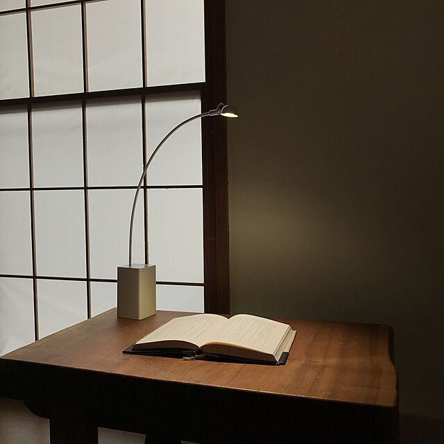 Mintageのミンテイジ-ビューネテーブルランプ  ショートタイプの家具・インテリア写真
