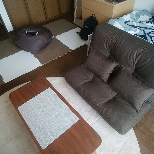 naokoのニトリ-ふわふわやわらかラグ(フィールソフト BE 直径180) の家具・インテリア写真