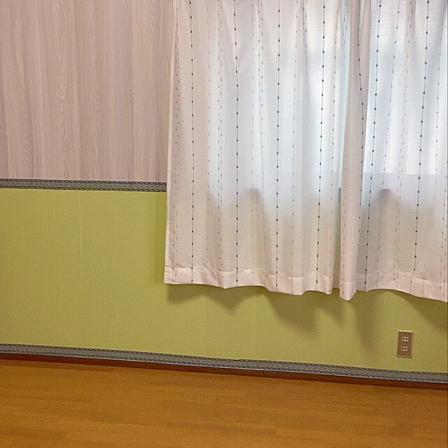 sachikoのIsdy-[Isdy] 壁紙 シール はがせる 壁紙 リメイク シート 無地 キッチン リフォーム ウォール ステッカー カッティング (10m×45cm 無地 キャンバス調ｰオフホワイト)の家具・インテリア写真
