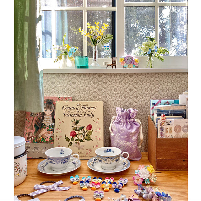 mtsのApollo Publishing Ltd,London-The Country Flowers of a Victorian Ladyの家具・インテリア写真