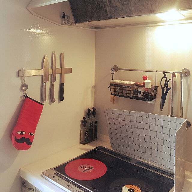 amikoroの-ベルメゾン ＩＨ汚れ防止マット シリコン ブラック レコードタイプの家具・インテリア写真
