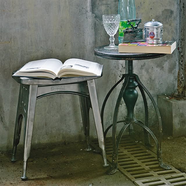 DULTONの-KITCHEN STOOL  GALVANIZEDの家具・インテリア写真