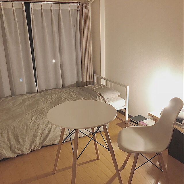 yusiの-Eames TABLE イームズ テーブル 116001 ラウンドテーブル カフェテーブル デザインテーブル ミニテーブル リプロダクトの家具・インテリア写真