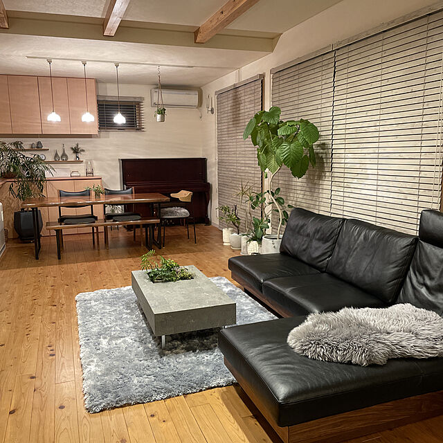 natsuの-北欧家具　ダイニングチェアCNT-C-501353　ウォールナット/オークとアイアンのスタッキングチェアの家具・インテリア写真