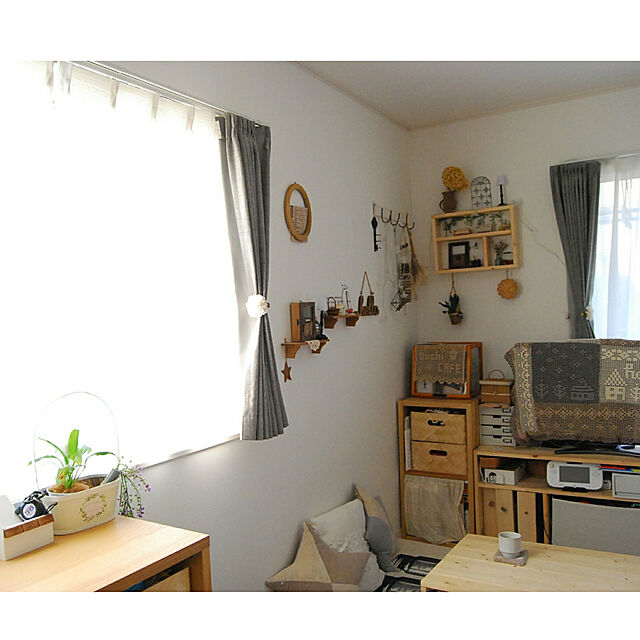 korokkoroのニトリ-伸縮式 カーテンレール(フラン WH 2M/W) の家具・インテリア写真