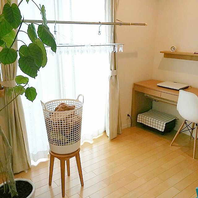 mayuru.homeの無印良品-アルミ角型ハンガー 大 ポリカーボネートピンチ仕様の家具・インテリア写真