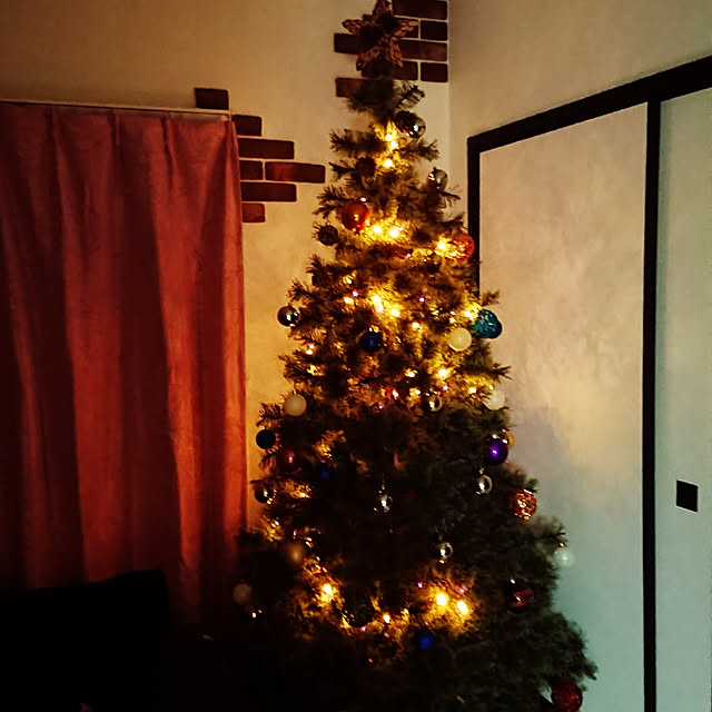 HidekiのOTOGINO-クリスマスツリー 210cm おしゃれ 北欧 松ぼっくり付き 松かさツリー リアル ヌードツリー スリムツリー 飾り なしの家具・インテリア写真