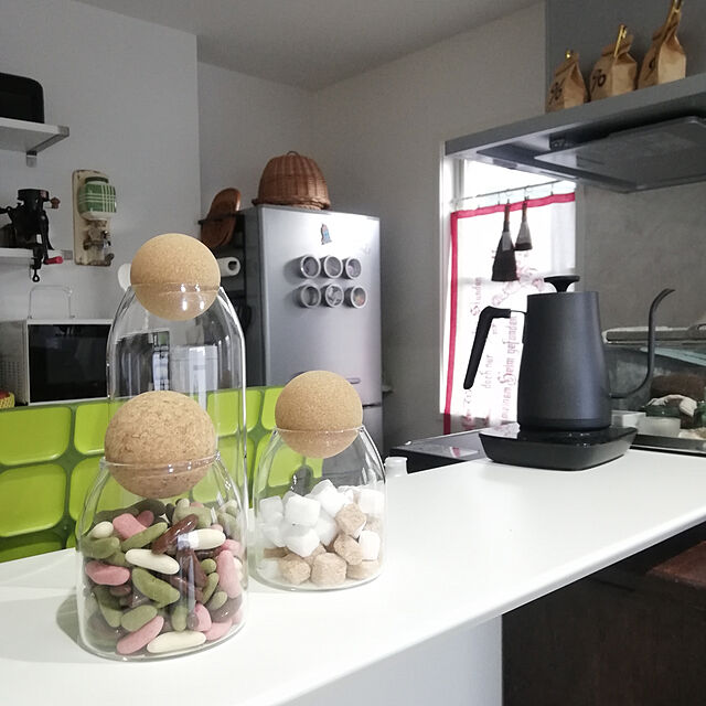 fumitanのUPKOCH-UPKOCH コルクボール蓋付き1個のガラスジャー500mlクリアキャンディージャーメイソンジャーティー茶コーヒースパイス砂糖塩を提供するための食品貯蔵キャニスター（サイズS）の家具・インテリア写真
