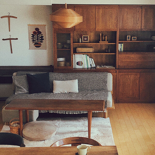 toto.ikのイケヒコ・コーポレーション-ラルジュ シャギーラグ カーペット 無地ラグ ラグ ホットカーペット対応 正方形 アイボリー 約185×185cm IKEHIKOの家具・インテリア写真