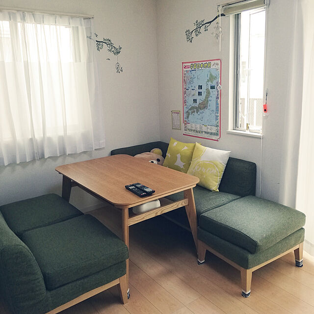aneのニトリ-リビングダイニングテーブルセット(LロイズNA/2PチョイスBL/カウチ ロー/スツール) の家具・インテリア写真