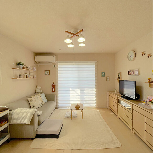 Minoriの-白いリース ポスター 春色イエローの家具・インテリア写真
