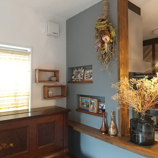 写真付きレビュー 水性 ペンキ 壁紙 室内 水性塗料 約14平米 2kg アースカラー 塩ビクロス ペンキ 塗り替え 壁 Diy 簡単 つや消し マット 店舗 おしゃれ 模様替え モルタル コンクリート 天井 屋内 木部 鉄部 窓枠 巾木 ブラウン ベージュ カーキ イエロー 茶