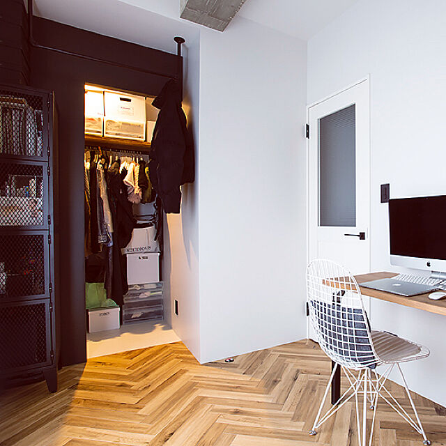 mimicのjournal standard Furniture-ジャーナルスタンダードファニチャー メッシュロッカー 1列4段 ブラック 幅350×奥行440×高さ1740mm 1台の家具・インテリア写真