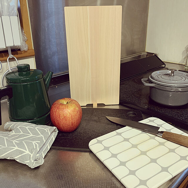 chi-mamaの土佐龍-まな板 木製 スタンド ひのき 俎板の家具・インテリア写真