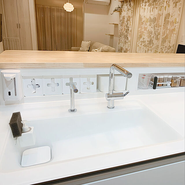 yukimiのPalaDec-Otel マジックシートフック 浮かせる 収納 消毒液 壁掛け 1個 オテル ステンレス お風呂 シャンプー コンディショナー ソープ 泡ソープの家具・インテリア写真