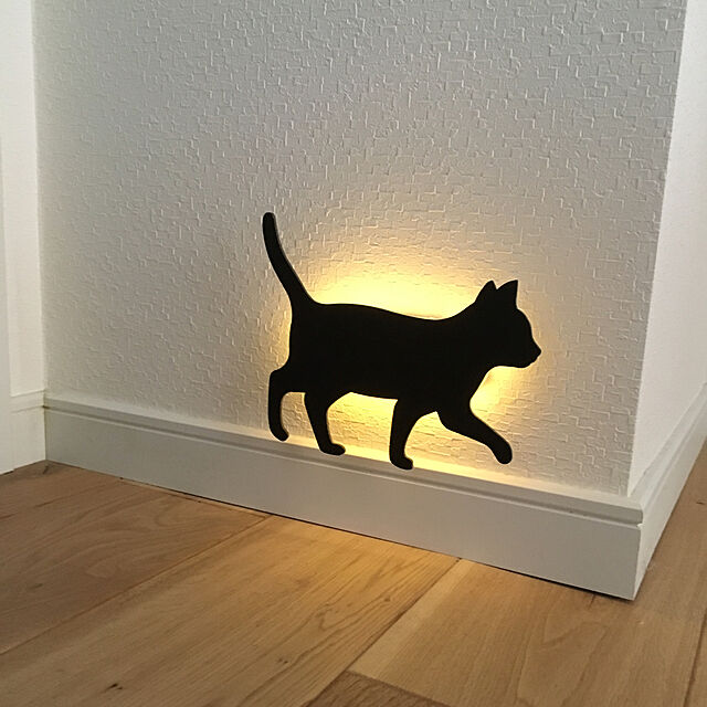 kuu511の東洋ケース-LEDライト That’s Light！ CAT WALL LIGHT てくてく （ 足元灯 フットライト LED 猫 ウォールライト ねこ おしゃれ センサーライト 屋内 電池式 ウォールステッカー 光る ネコ センサー 壁 キャット ）の家具・インテリア写真
