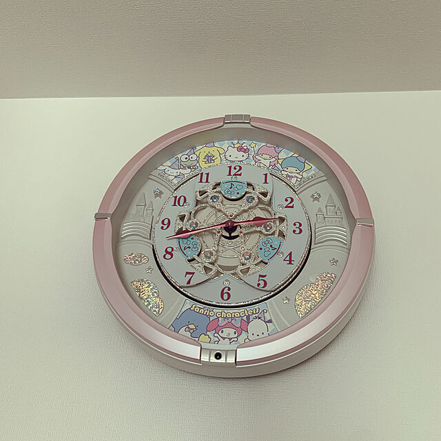 UMiの-セイコー からくり時計 サンリオキャラクターズ メロディ30曲 CQ222P 薄ピンクパール【あす楽対応】の家具・インテリア写真