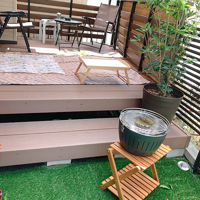 yopi++の-ガーデン テーブル＆チェア セット 【ネイビー】 机：約直径51cm×1 椅子：約幅60cm×2 折りたたみ 収納便利 強化ガラス 完成品【代引不可】の家具・インテリア写真