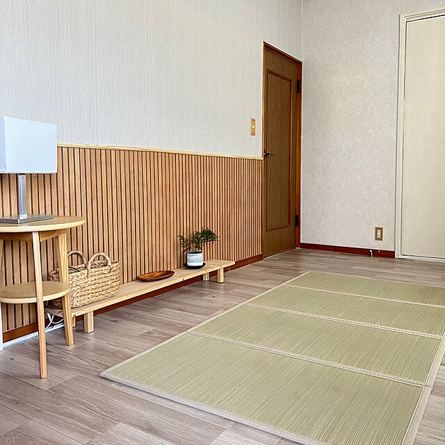 yukarimamaのIsdy-[Isdy] 壁紙 シール はがせる 壁紙 リメイク シート 無地 キッチン リフォーム ウォール ステッカー カッティング (10m×45cm 無地 キャンバス調ｰオフホワイト)の家具・インテリア写真