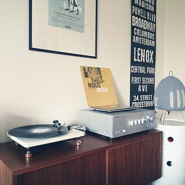 annyoshのinMusic-ION Audio Compact LP 革張りレコードプレーヤー 音源デジタル化 Burgundyの家具・インテリア写真
